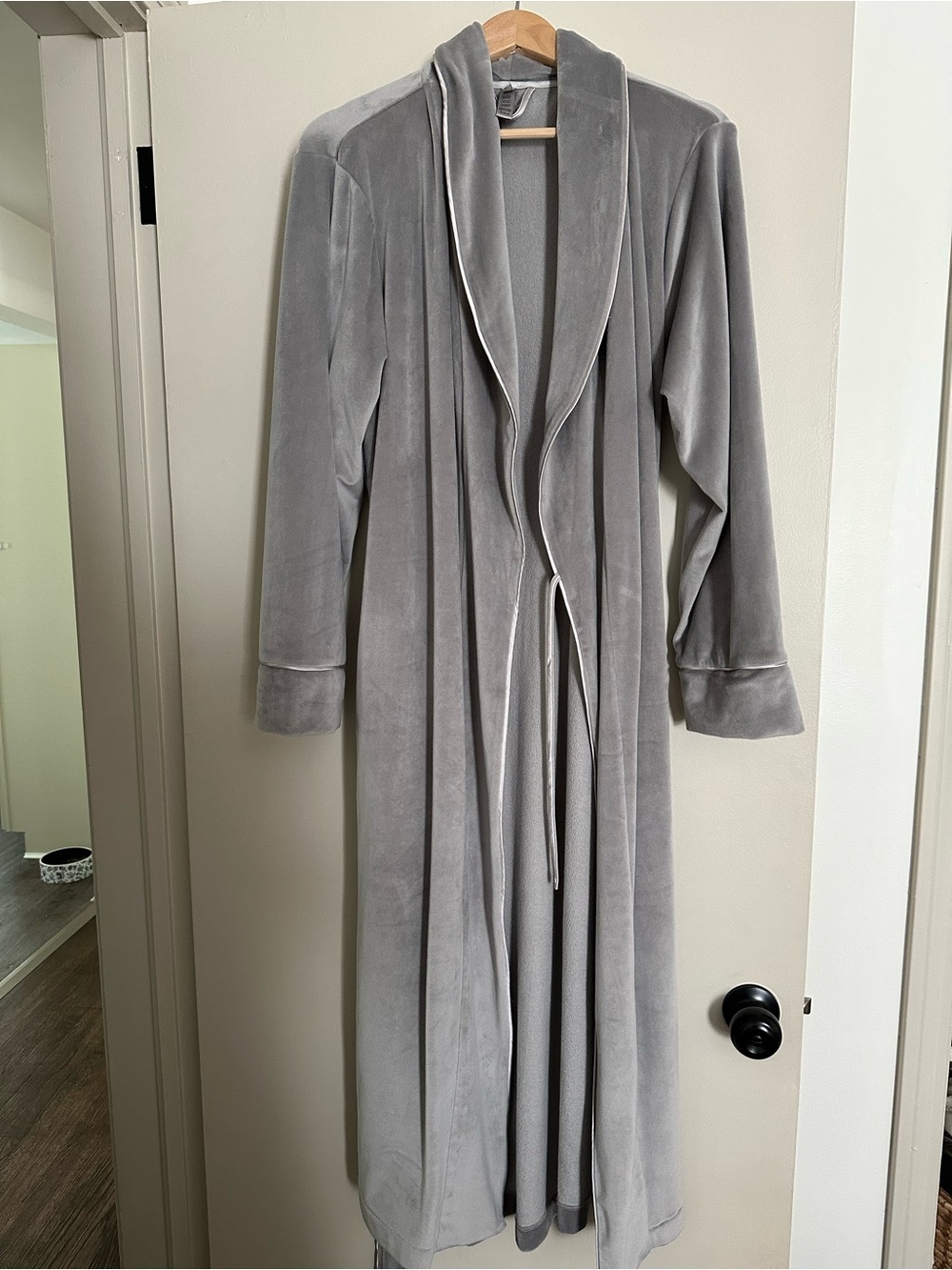 SKIMS Velour Robe - Picture 4 of 4
